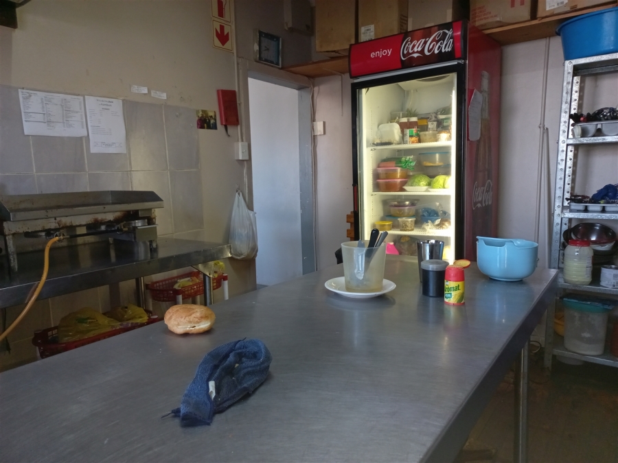 Commercial Property for Sale in Uitenhage Central Eastern Cape